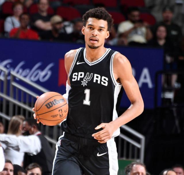 APP下载-单场三分生涯新高！文班亚马：我之前没进过6个？